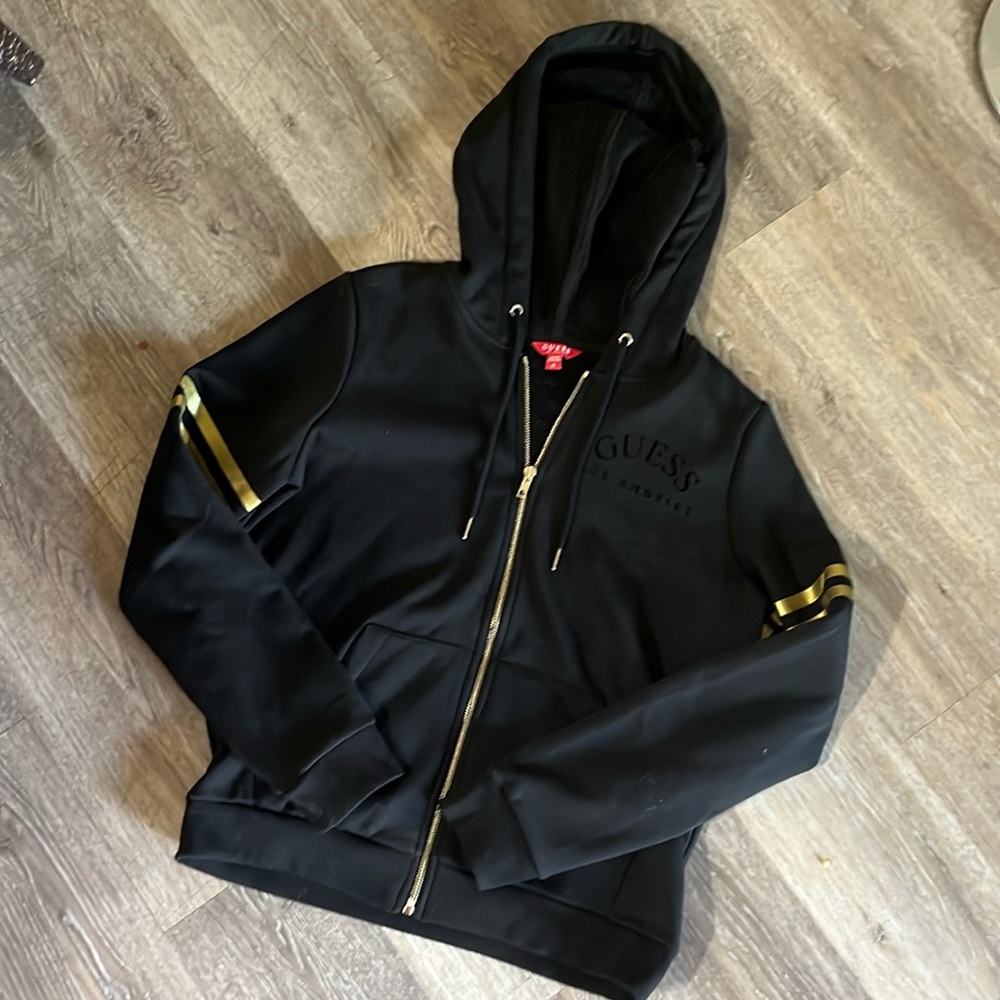 NWOT Women’s Guess hoodie